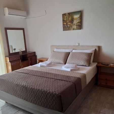 Number One Apartment Asprokklisi Bagian luar foto