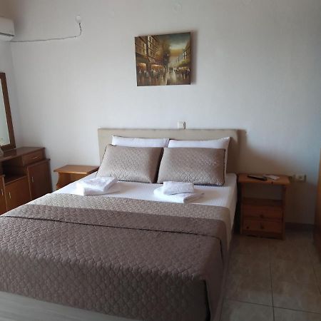 Number One Apartment Asprokklisi Bagian luar foto
