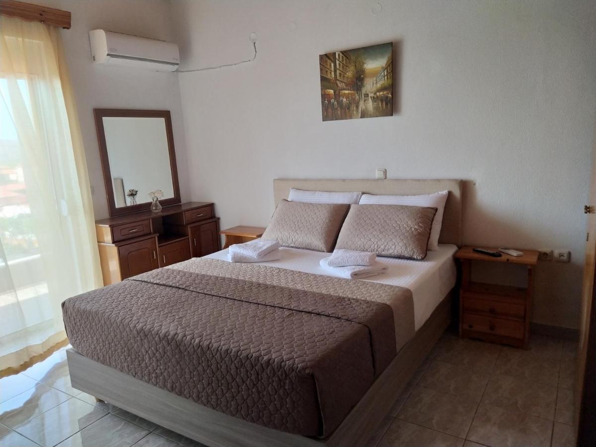 Number One Apartment Asprokklisi Bagian luar foto