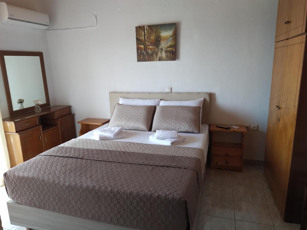 Number One Apartment Asprokklisi Bagian luar foto