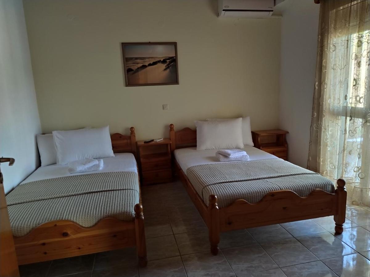 Number One Apartment Asprokklisi Bagian luar foto