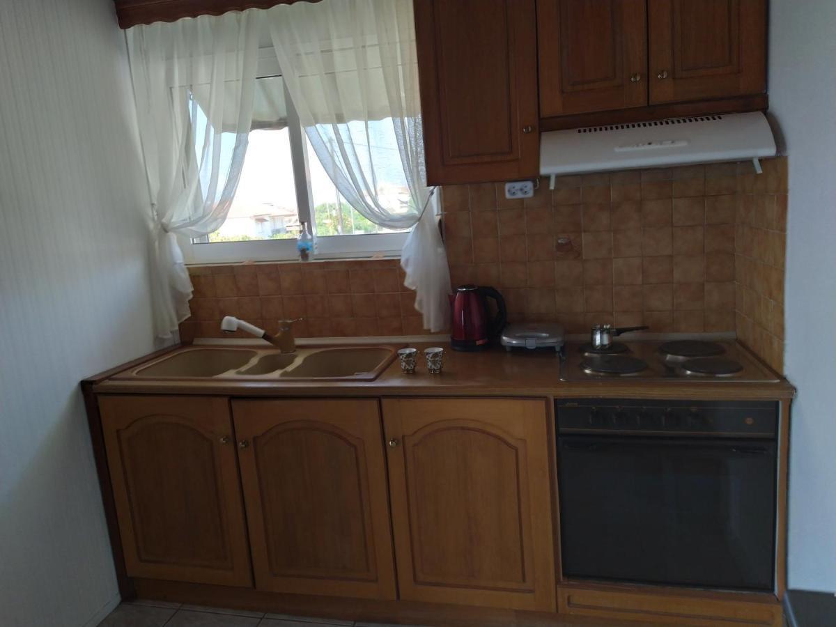 Number One Apartment Asprokklisi Bagian luar foto